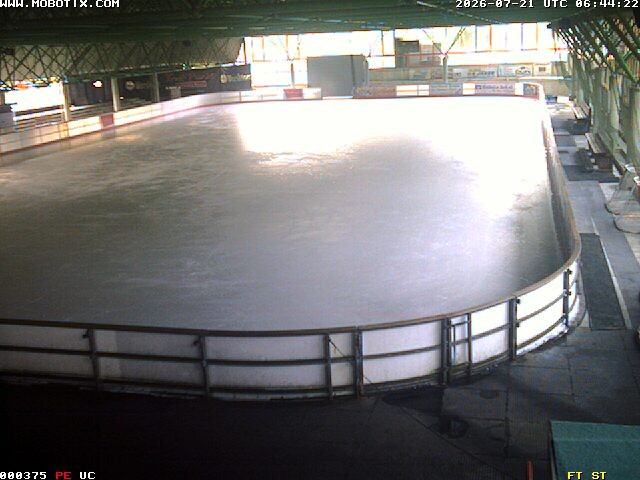 Archiv Foto Webcam Willingen: Blick in die Eissporthalle