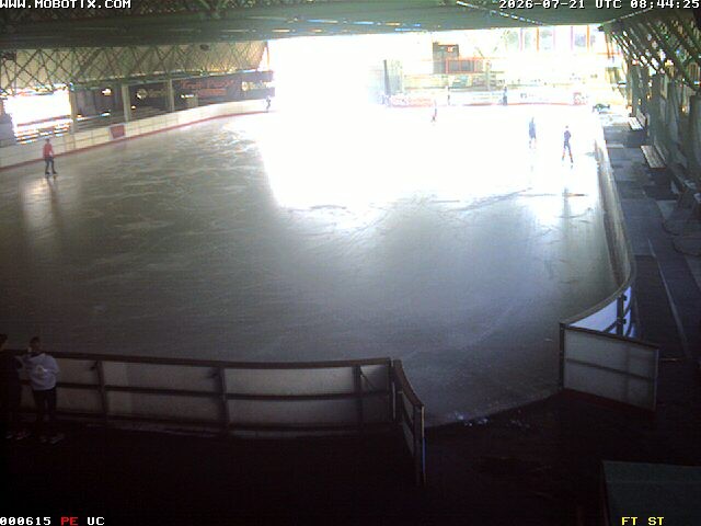 Archiv Foto Webcam Willingen: Blick in die Eissporthalle