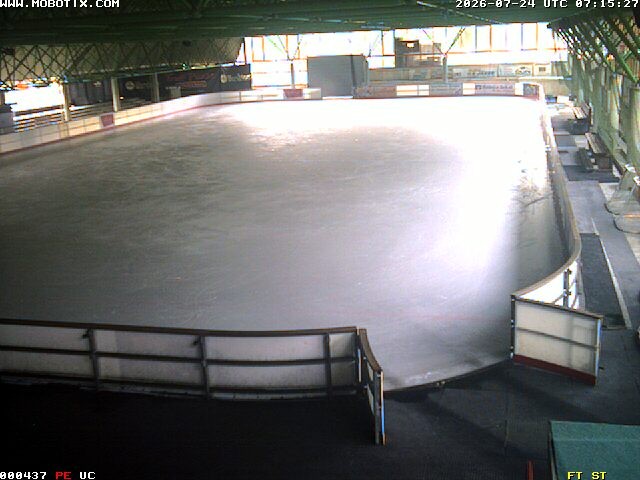 Archiv Foto Webcam Willingen: Blick in die Eissporthalle