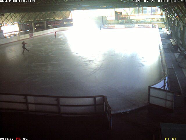 Archiv Foto Webcam Willingen: Blick in die Eissporthalle