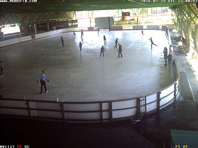 Archiv Foto Webcam Willingen: Blick in die Eissporthalle