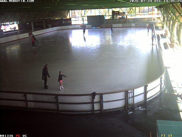 Archiv Foto Webcam Willingen: Blick in die Eissporthalle
