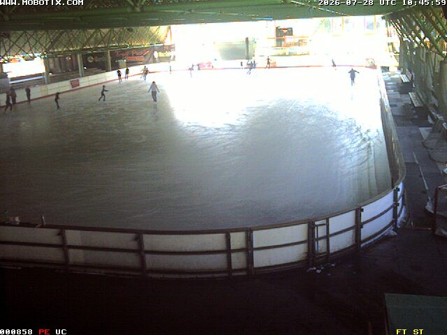 Archiv Foto Webcam Willingen: Blick in die Eissporthalle