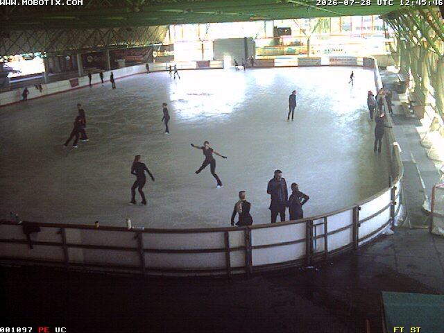 Archiv Foto Webcam Willingen: Blick in die Eissporthalle