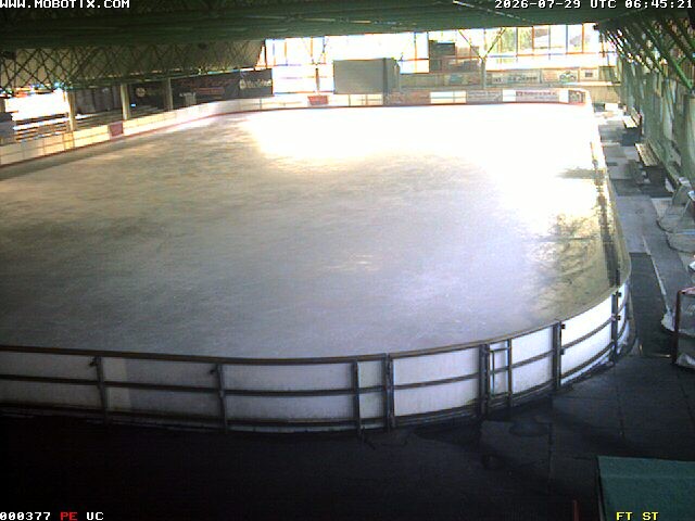 Archiv Foto Webcam Willingen: Blick in die Eissporthalle