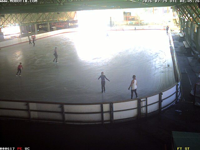 Archiv Foto Webcam Willingen: Blick in die Eissporthalle