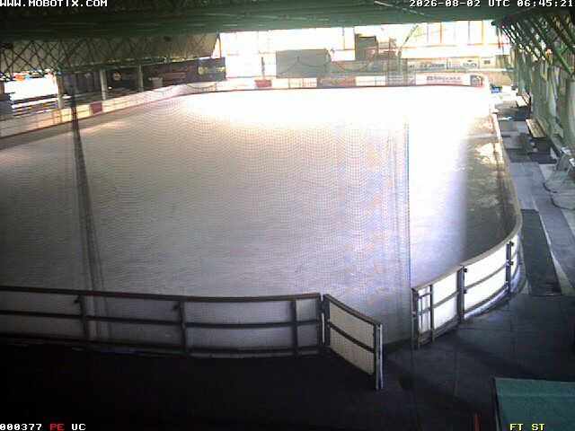 Archiv Foto Webcam Willingen: Blick in die Eissporthalle