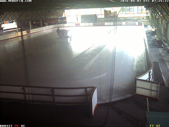 Archiv Foto Webcam Willingen: Blick in die Eissporthalle