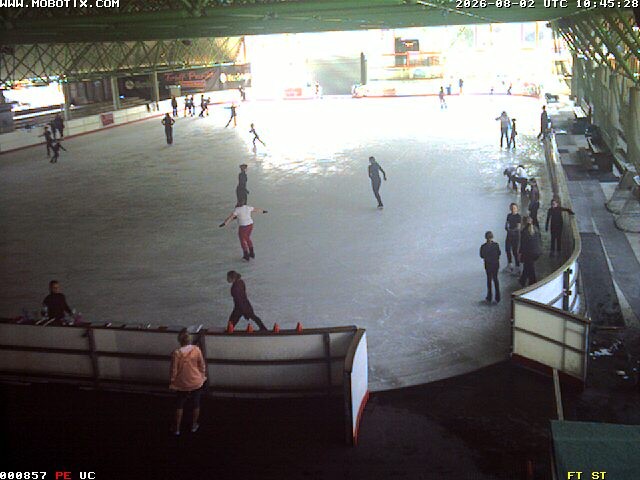Archiv Foto Webcam Willingen: Blick in die Eissporthalle