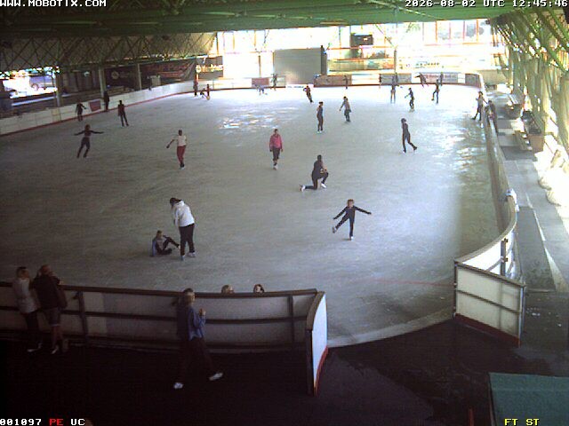 Archiv Foto Webcam Willingen: Blick in die Eissporthalle