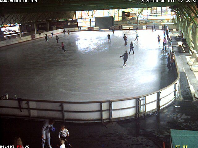 Archiv Foto Webcam Willingen: Blick in die Eissporthalle