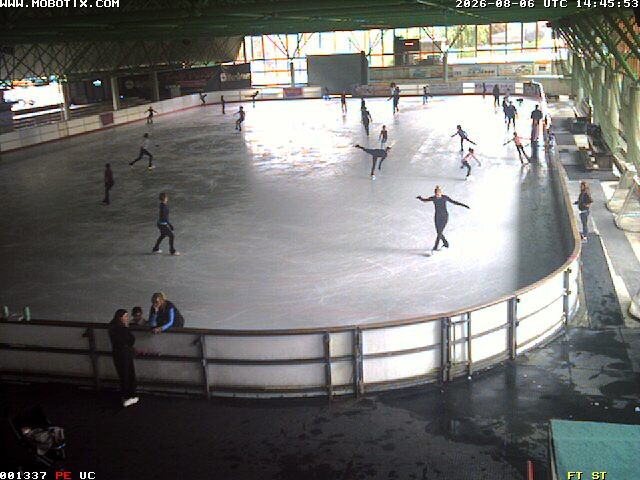 Archiv Foto Webcam Willingen: Blick in die Eissporthalle
