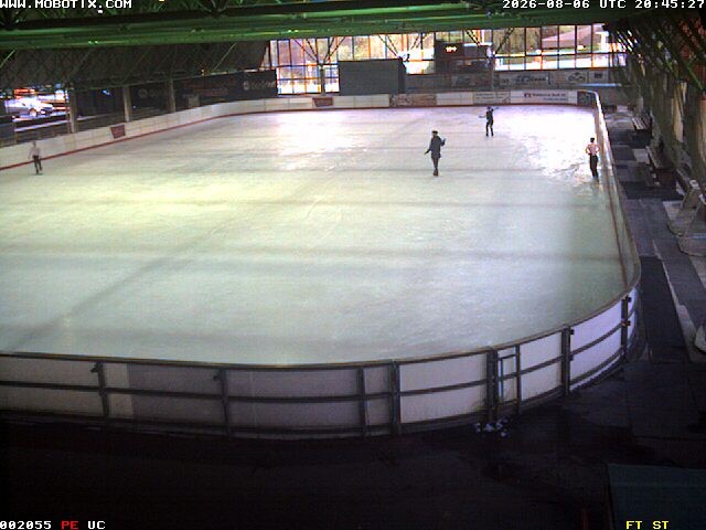 Archiv Foto Webcam Willingen: Blick in die Eissporthalle