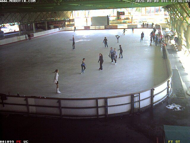 Archiv Foto Webcam Willingen: Blick in die Eissporthalle