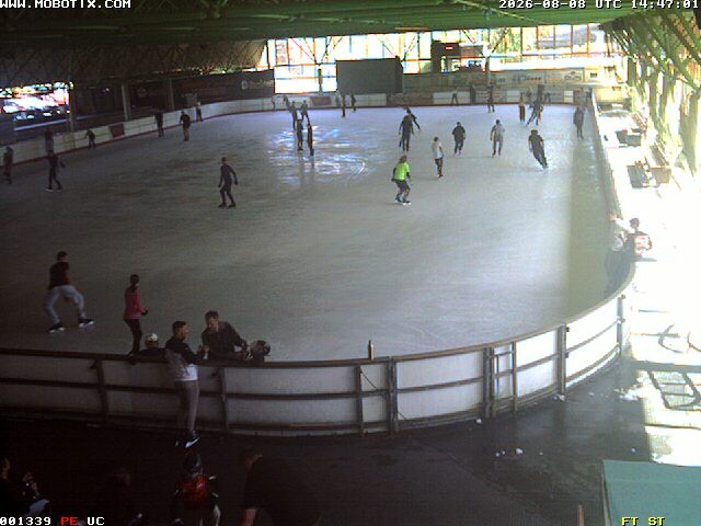 Archiv Foto Webcam Willingen: Blick in die Eissporthalle