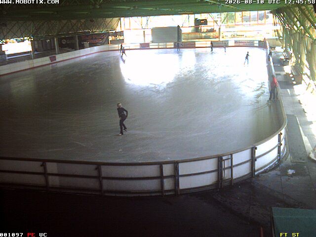 Archiv Foto Webcam Willingen: Blick in die Eissporthalle