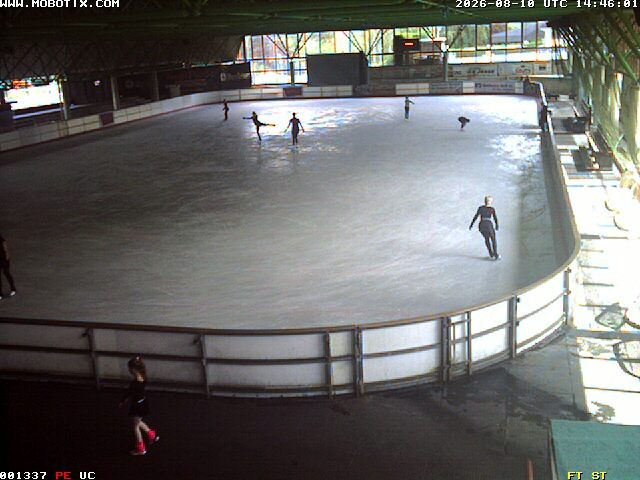 Archiv Foto Webcam Willingen: Blick in die Eissporthalle