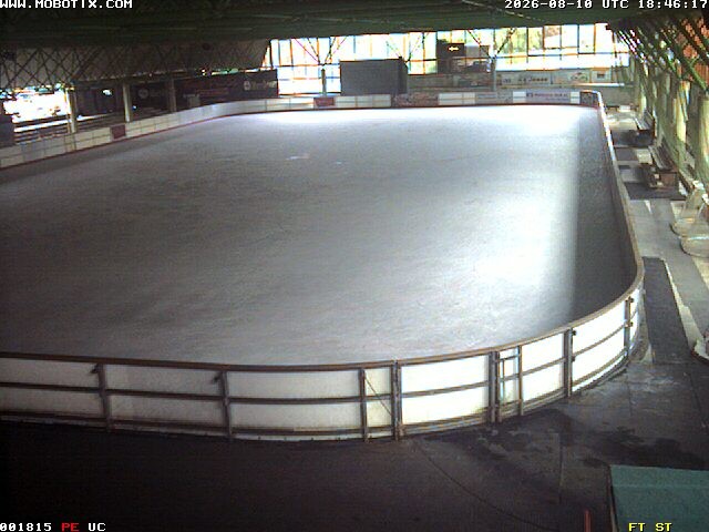 Archiv Foto Webcam Willingen: Blick in die Eissporthalle