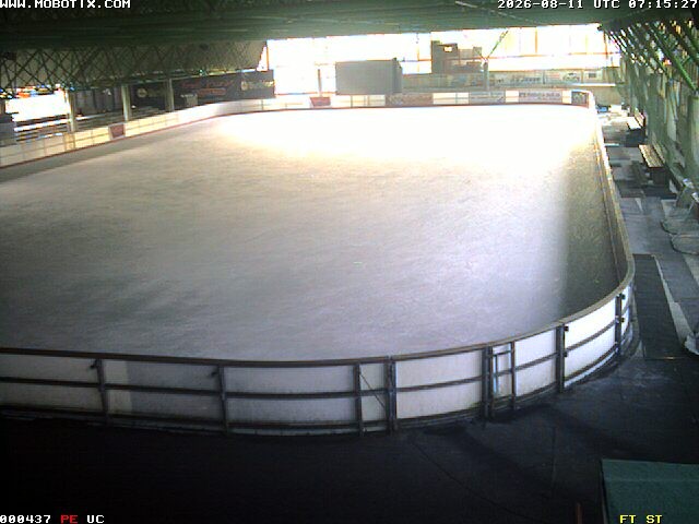 Archiv Foto Webcam Willingen: Blick in die Eissporthalle