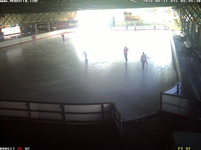 Archiv Foto Webcam Willingen: Blick in die Eissporthalle