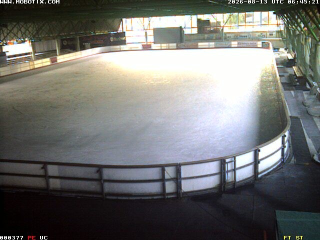 Archiv Foto Webcam Willingen: Blick in die Eissporthalle