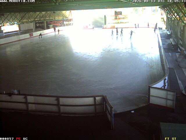 Archiv Foto Webcam Willingen: Blick in die Eissporthalle