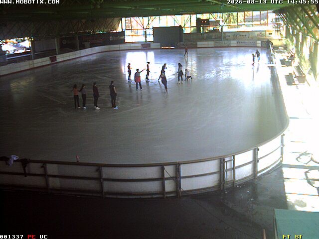 Archiv Foto Webcam Willingen: Blick in die Eissporthalle