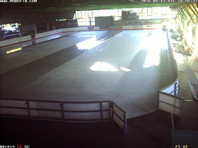 Archiv Foto Webcam Willingen: Blick in die Eissporthalle