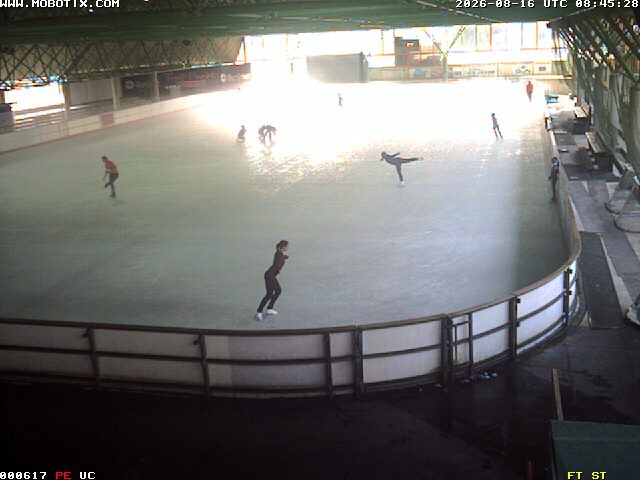Archiv Foto Webcam Willingen: Blick in die Eissporthalle