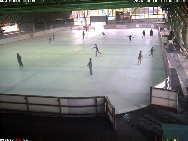 Archiv Foto Webcam Willingen: Blick in die Eissporthalle