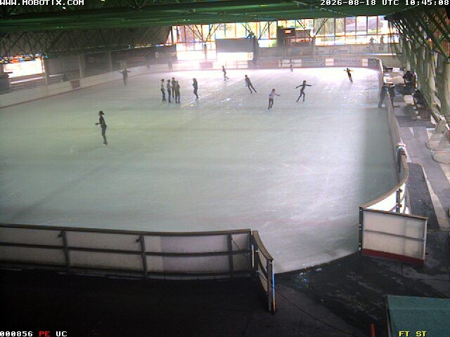 Archiv Foto Webcam Willingen: Blick in die Eissporthalle