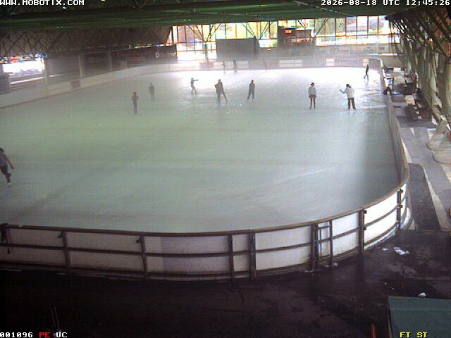 Archiv Foto Webcam Willingen: Blick in die Eissporthalle