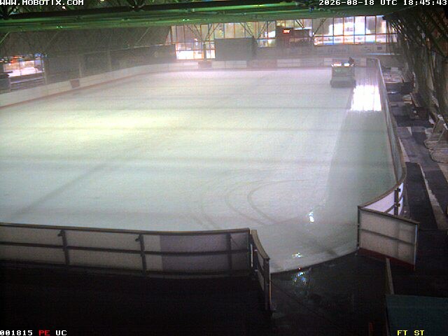 Archiv Foto Webcam Willingen: Blick in die Eissporthalle