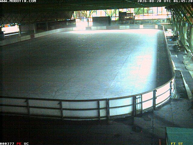 Archiv Foto Webcam Willingen: Blick in die Eissporthalle