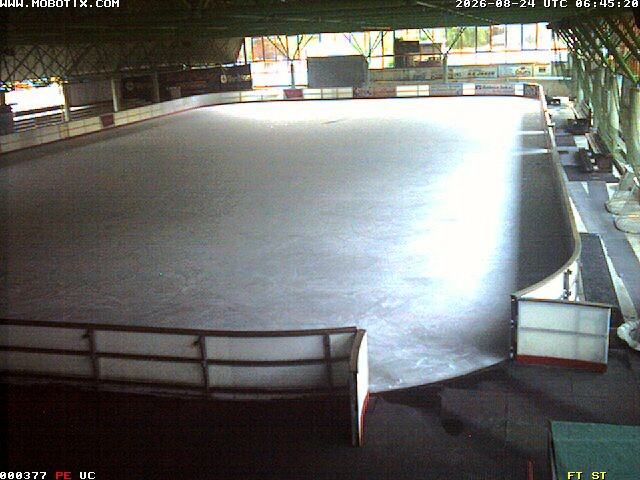 Archiv Foto Webcam Willingen: Blick in die Eissporthalle