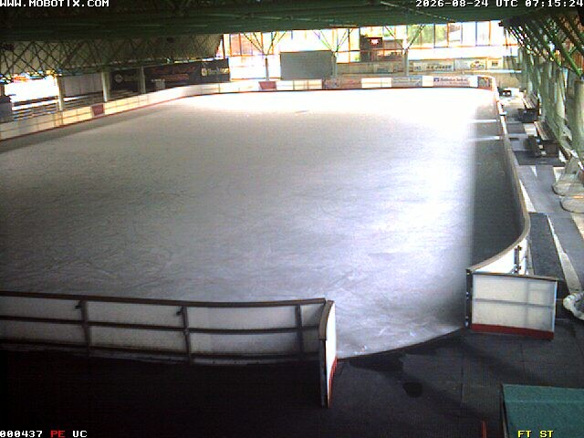 Archiv Foto Webcam Willingen: Blick in die Eissporthalle