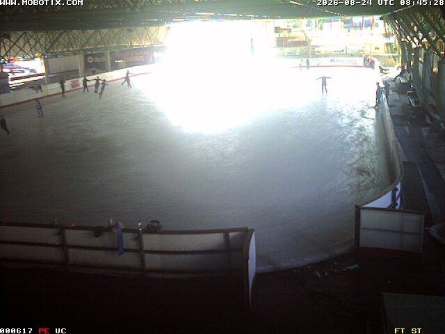 Archiv Foto Webcam Willingen: Blick in die Eissporthalle