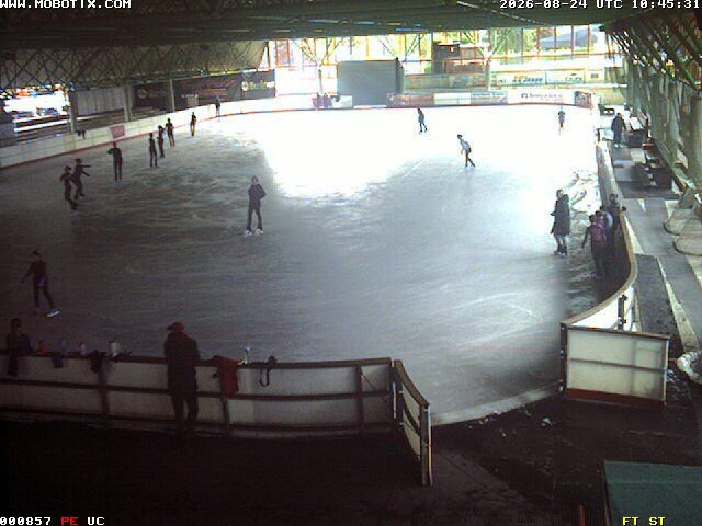 Archiv Foto Webcam Willingen: Blick in die Eissporthalle
