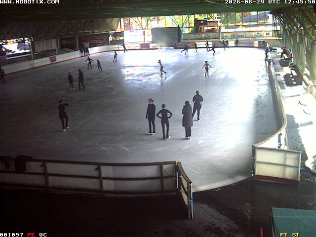 Archiv Foto Webcam Willingen: Blick in die Eissporthalle