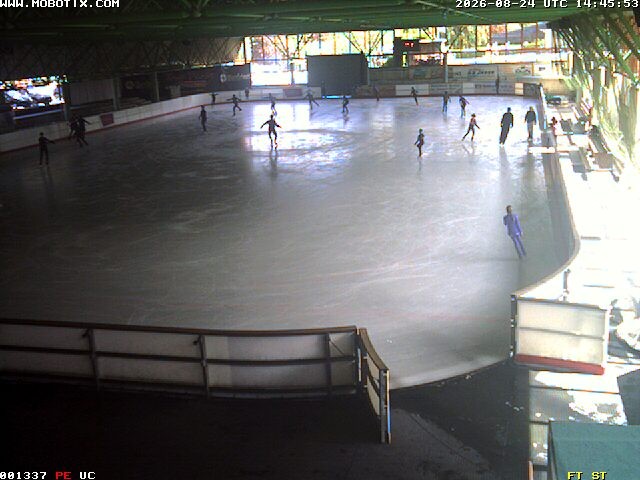 Archiv Foto Webcam Willingen: Blick in die Eissporthalle