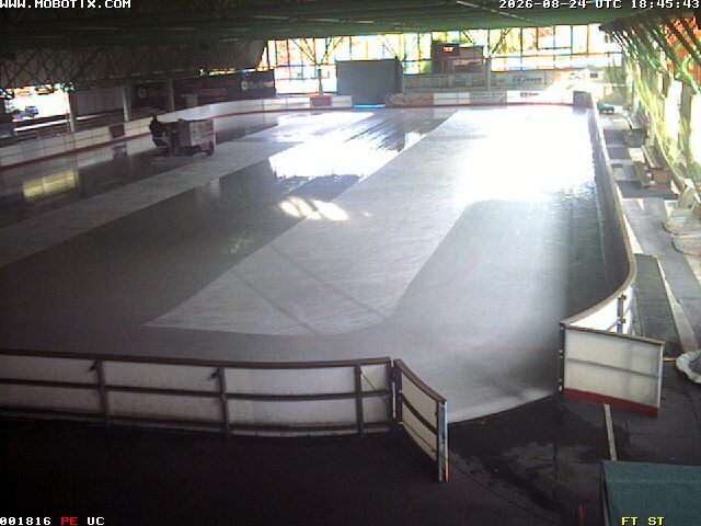 Archiv Foto Webcam Willingen: Blick in die Eissporthalle