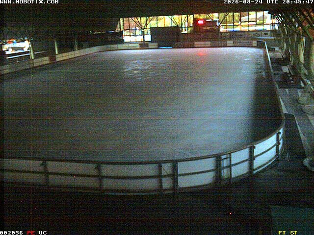 Archiv Foto Webcam Willingen: Blick in die Eissporthalle