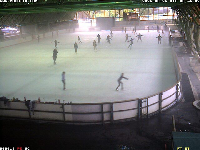 Archiv Foto Webcam Willingen: Blick in die Eissporthalle
