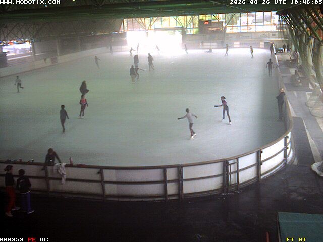Archiv Foto Webcam Willingen: Blick in die Eissporthalle