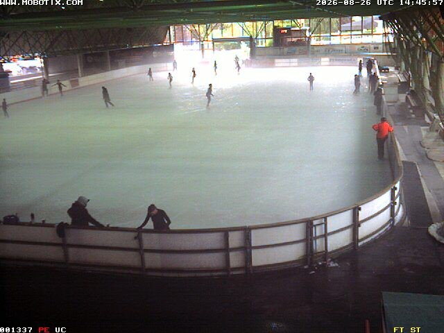 Archiv Foto Webcam Willingen: Blick in die Eissporthalle