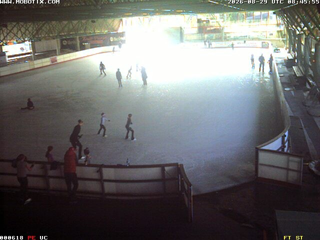 Archiv Foto Webcam Willingen: Blick in die Eissporthalle