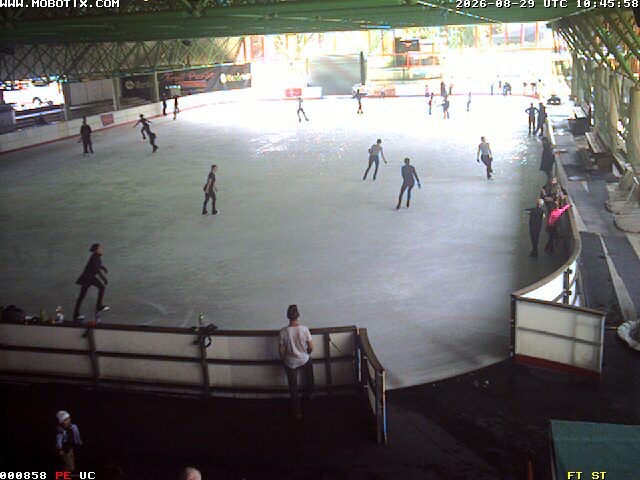Archiv Foto Webcam Willingen: Blick in die Eissporthalle