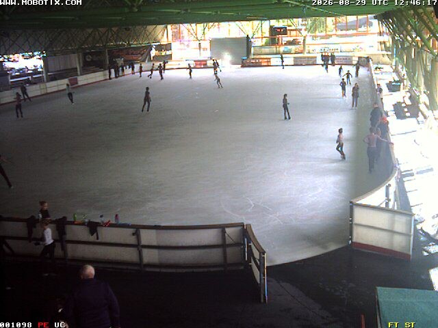 Archiv Foto Webcam Willingen: Blick in die Eissporthalle