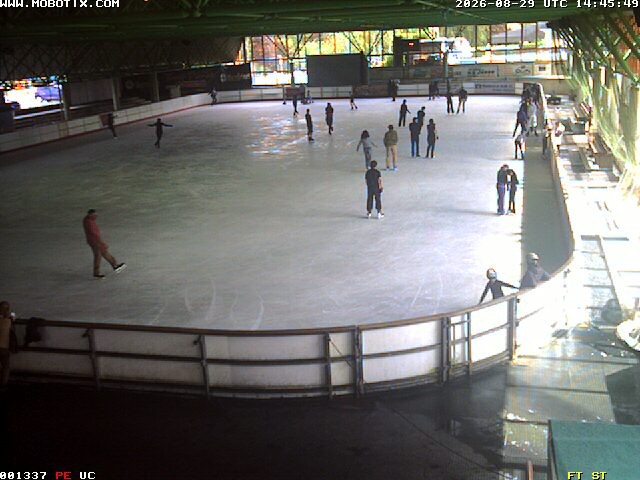 Archiv Foto Webcam Willingen: Blick in die Eissporthalle