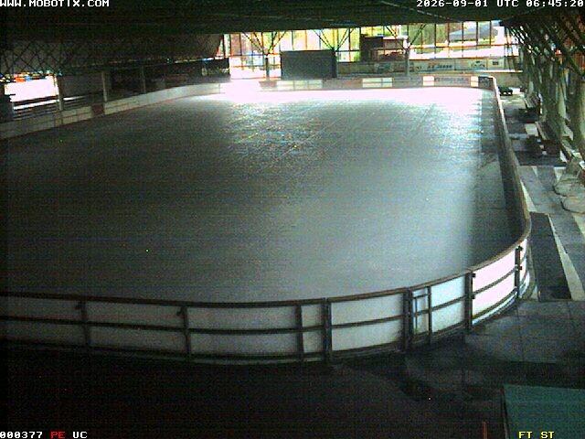 Archiv Foto Webcam Willingen: Blick in die Eissporthalle